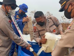 Polres Ketapang Hadir di Tengah Warga, Salurkan 8.000 Liter Air Bersih Gratis Siap Konsumsi